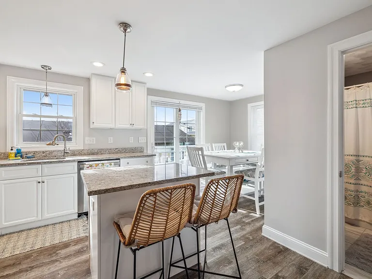 70 Brissette Ave — Photo 11