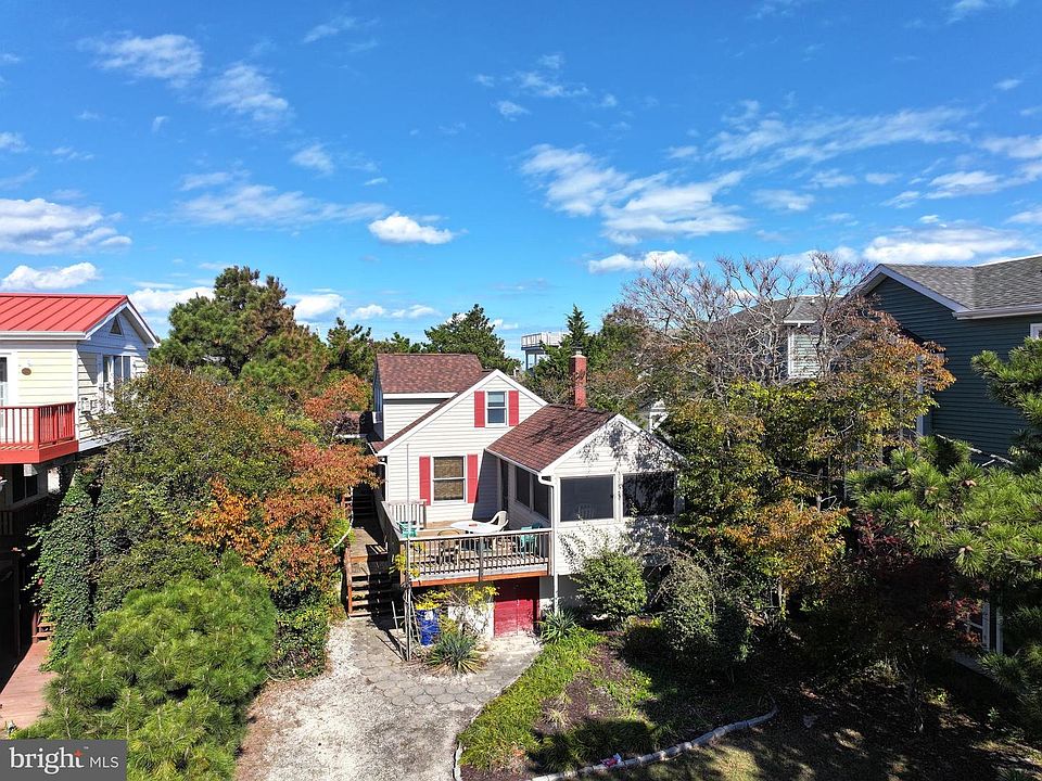 1st image of 3 E King St