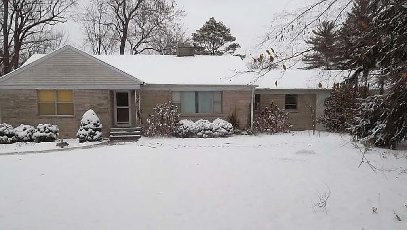 1st image of 4560 E 62nd St
