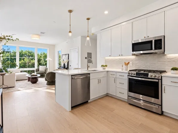 28 Geneva St #202, Boston, MA 02128