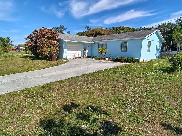 1490 N Mangonia Cir, West Palm Beach, FL 33401