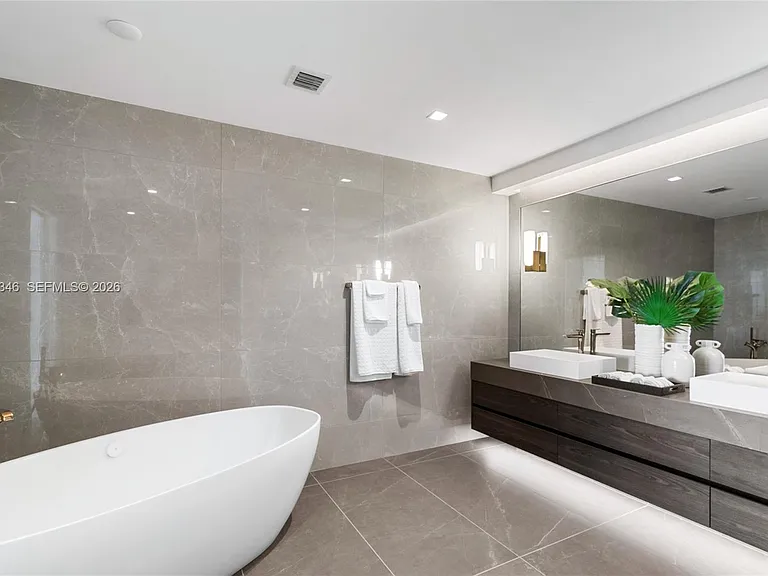 1116 N Ocean Blvd #1404 — Photo 4