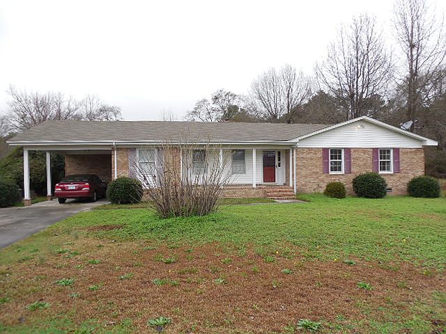 1st image of 211 Glenwood Trl