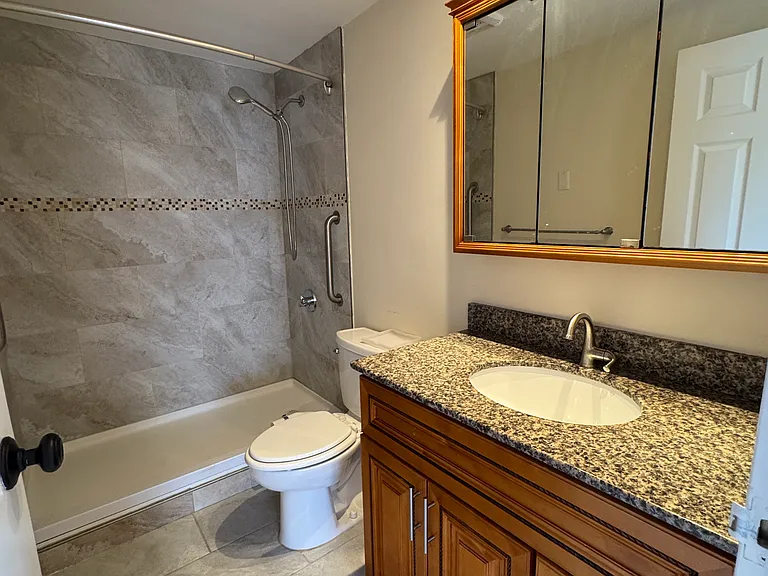 751 Highland Ave — Photo 17