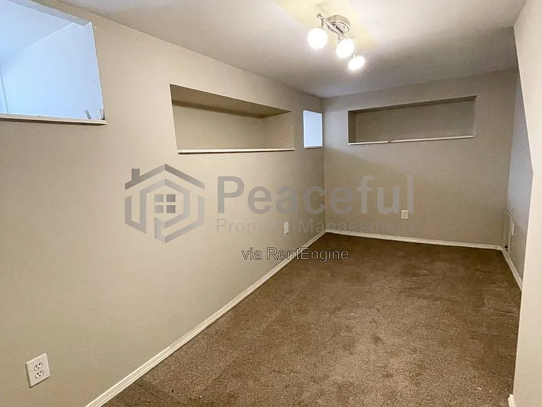 1637 S 800 E — Photo 9