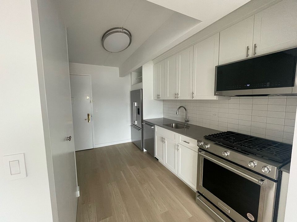 1st image of 301 Elizabeth St #913