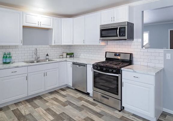 2nd image of 1327 Capital Ave SW