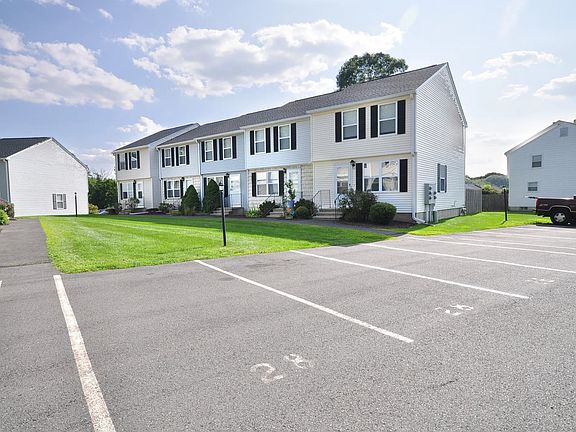 4th image of 28 Meadowrue Dr Unit 28