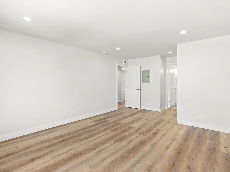 3405 W Verdugo Ave — Photo 7