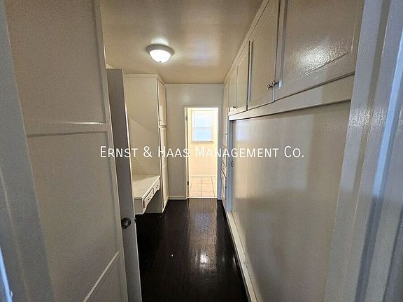 5th image of 1910 Cedar Ave APT 4
