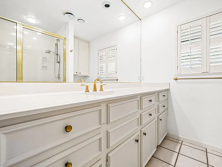630 Bradshaw Dr — Photo 10