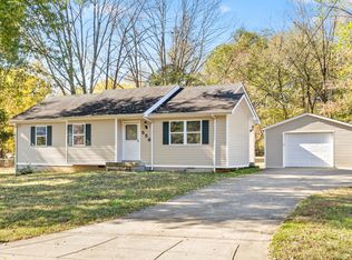 556 Roselawn Dr, Clarksville, TN 37042
