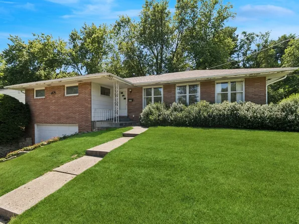 1132 24th St, West Des Moines, IA 50266