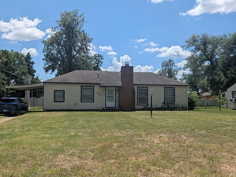 4733 W Harry St — Photo 1