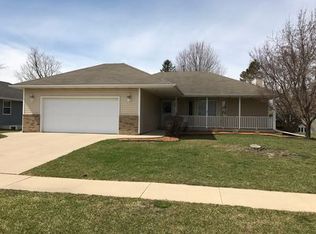 607 Tower Ct SE, Stewartville, MN 55976