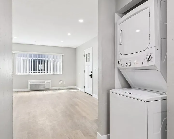 Duplet at Hillcrest | Modern Studio, 1 & 3 Bedroom Apartments — Photo 75