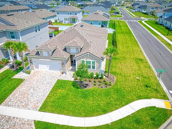 3rd image of 172 SILVERLEAF VILLAGE Drive