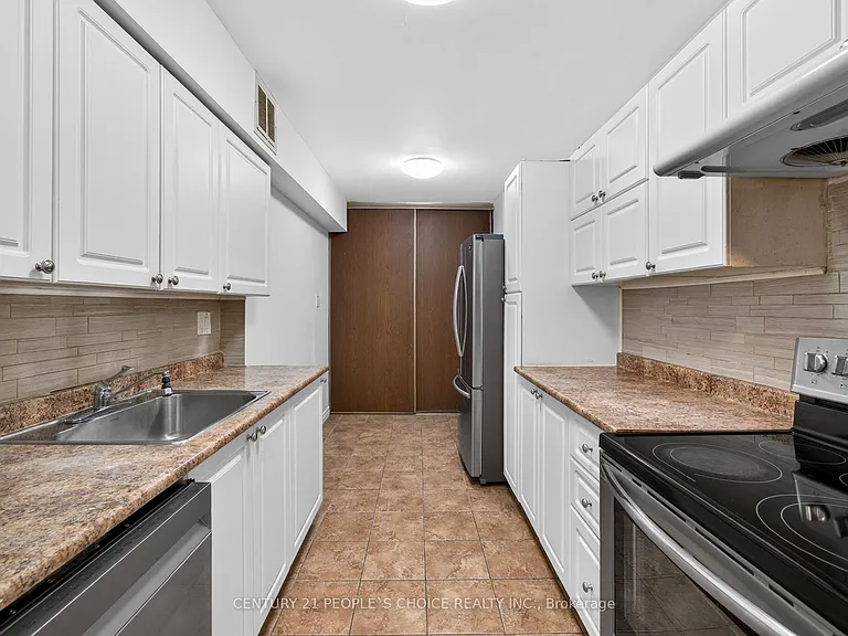 390 Dixon Rd #702 — Photo 6