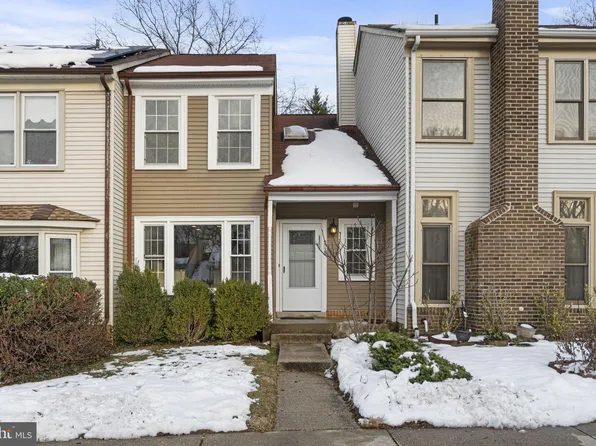 9025 Saffron Ln, Silver Spring, MD 20901