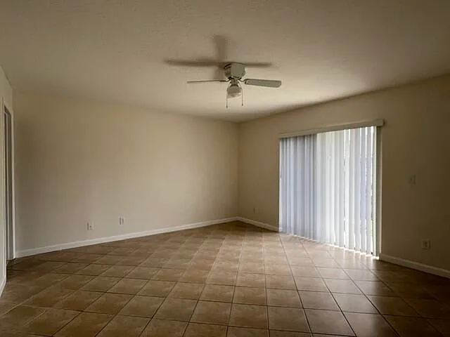 1307 Hempstead St — Photo 7