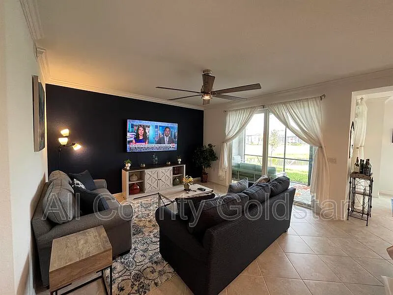 2 bed, 2.0 bath, 1366 sqft, $1,945 — Photo 3