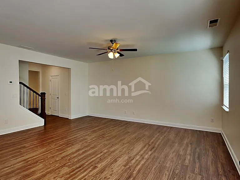124 Cobblestone Dr — Photo 7
