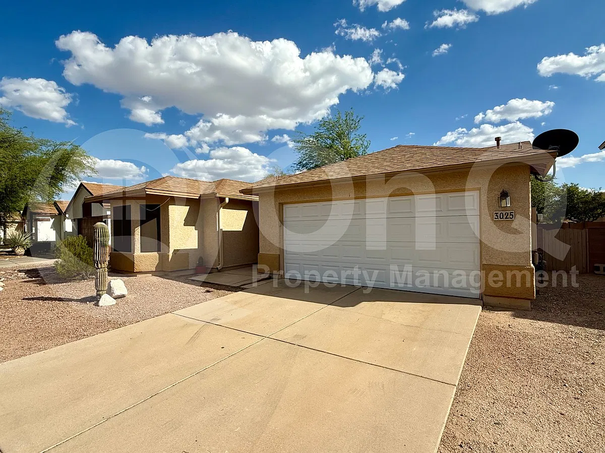 3 bed, 2.0 bath, 1215 sqft, $1,749 — Photo 3