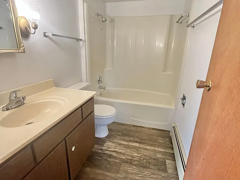 3505 S Hawthorne Ave — Photo 29
