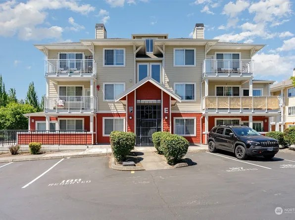 517 225 Lane NE #E304, Sammamish, WA 98074