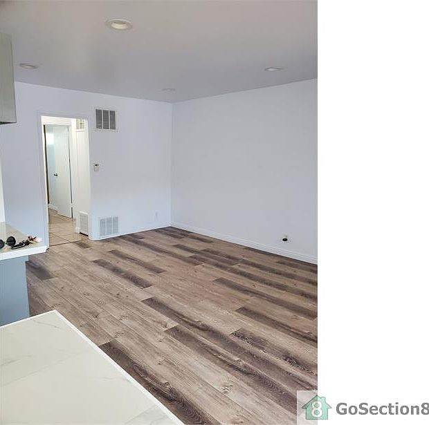 1st image of 3850 Stevely Ave #7