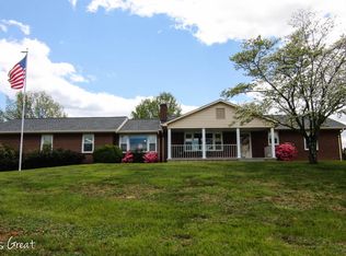 925 Country Club Rd, Troutville, VA 24175