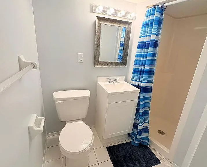607 Gibney Cres — Photo 17
