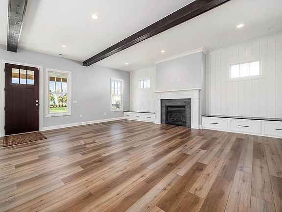 2nd image of 5543 Catalpa Dr