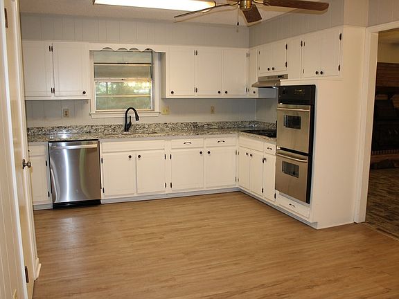 4th image of 150 Forrest Dr