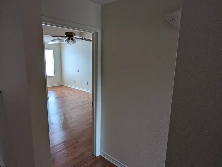 872 Lakeview Dr — Photo 9