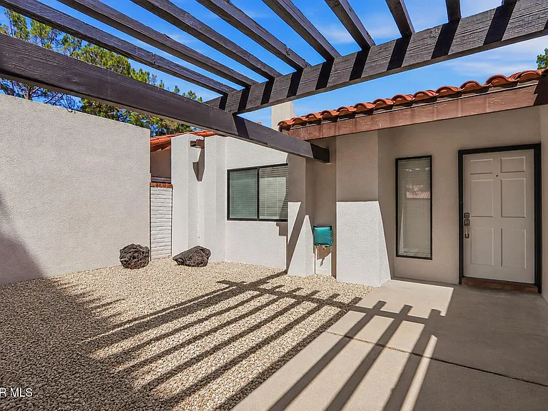 5205 Valley Spring Way — Photo 6