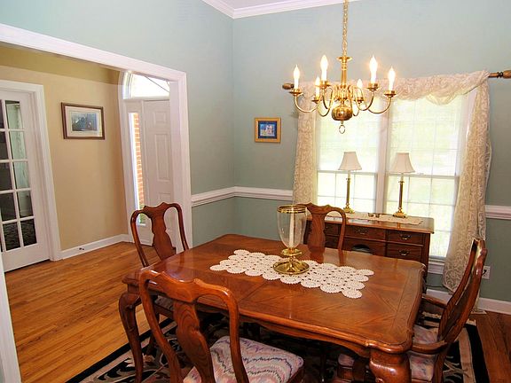 3rd image of 4836 Drummond Dr