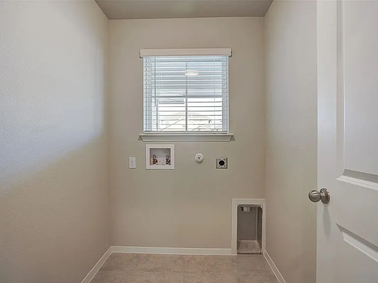 171 White Dunes Dr — Photo 12