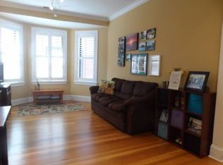 665 W Barry Ave APT 3S, Chicago, IL 60657