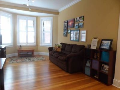 665 W Barry Ave APT 3S, Chicago, IL, 60657