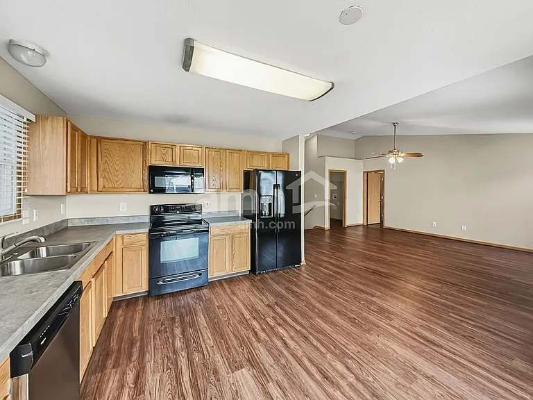 1833 Kathiwade Dr — Photo 4