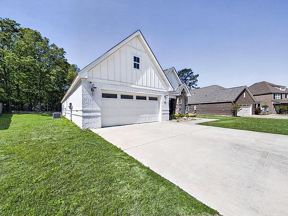 3rd image of 66 Quail Run Ave