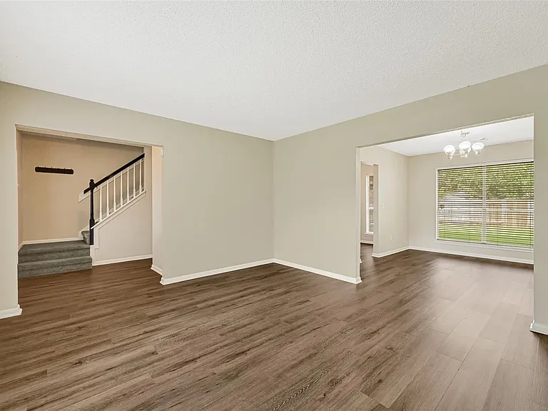 4010 Spring Garden Dr — Photo 3