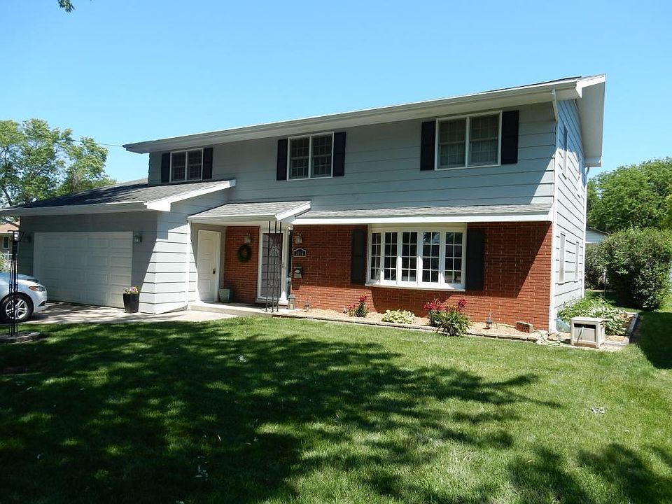1st image of 1018 1st Ave N