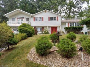 5 Dana Dr, Livingston, NJ 07039