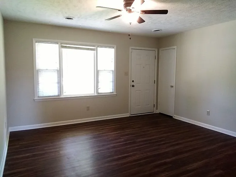 7501 Martha Ct — Photo 10