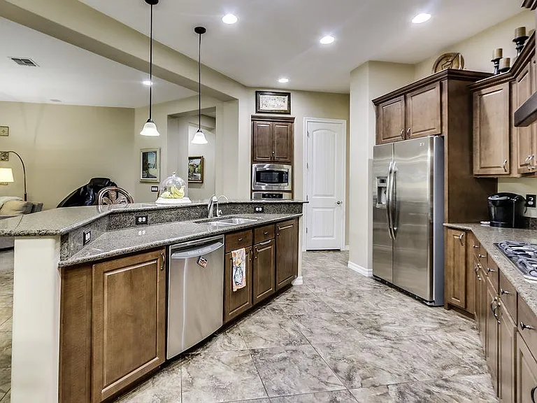 270 W New Dawn Dr — Photo 6