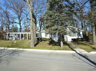 24832 W Lake Shore Dr, Round Lake, IL