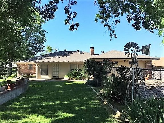 3rd image of 1006 Hunters Creek Dr
