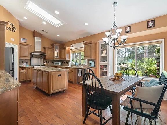 4th image of 176 Ransom Hill Ln